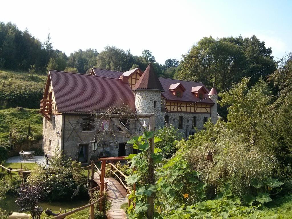 Bed and Breakfast Zbojna Debra à Golejów Chambre photo