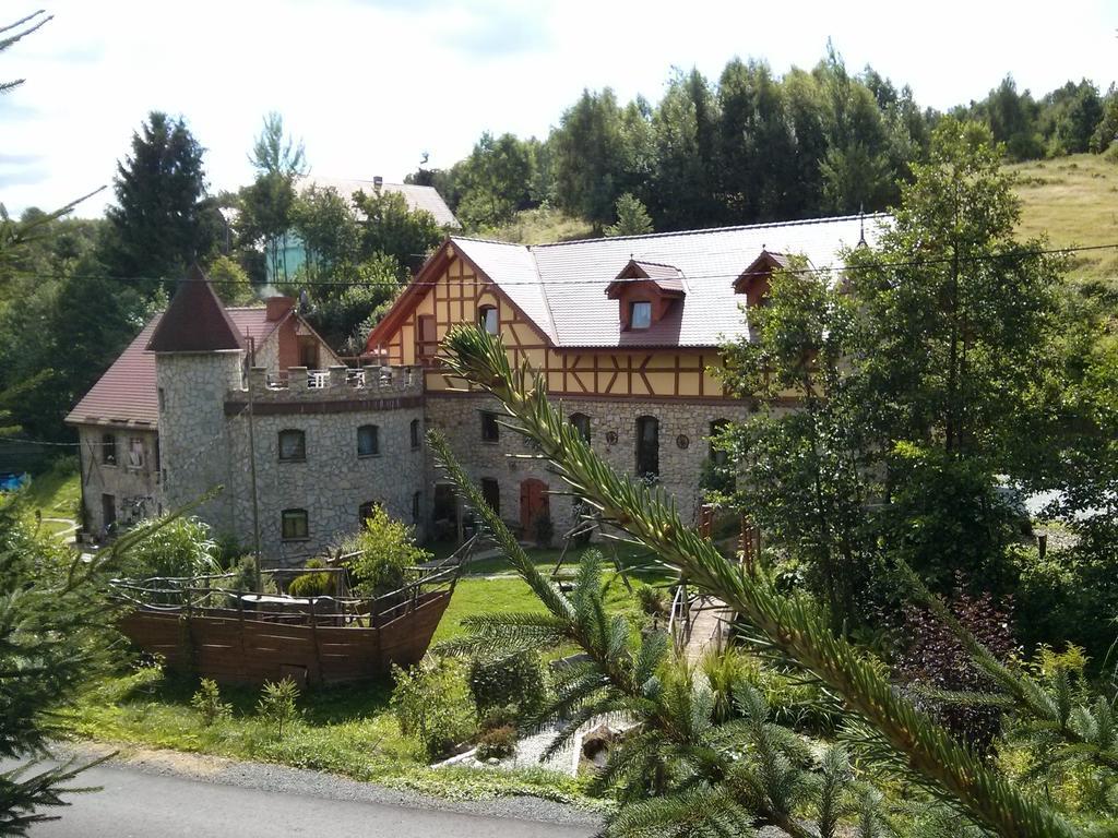 Bed and Breakfast Zbojna Debra à Golejów Extérieur photo