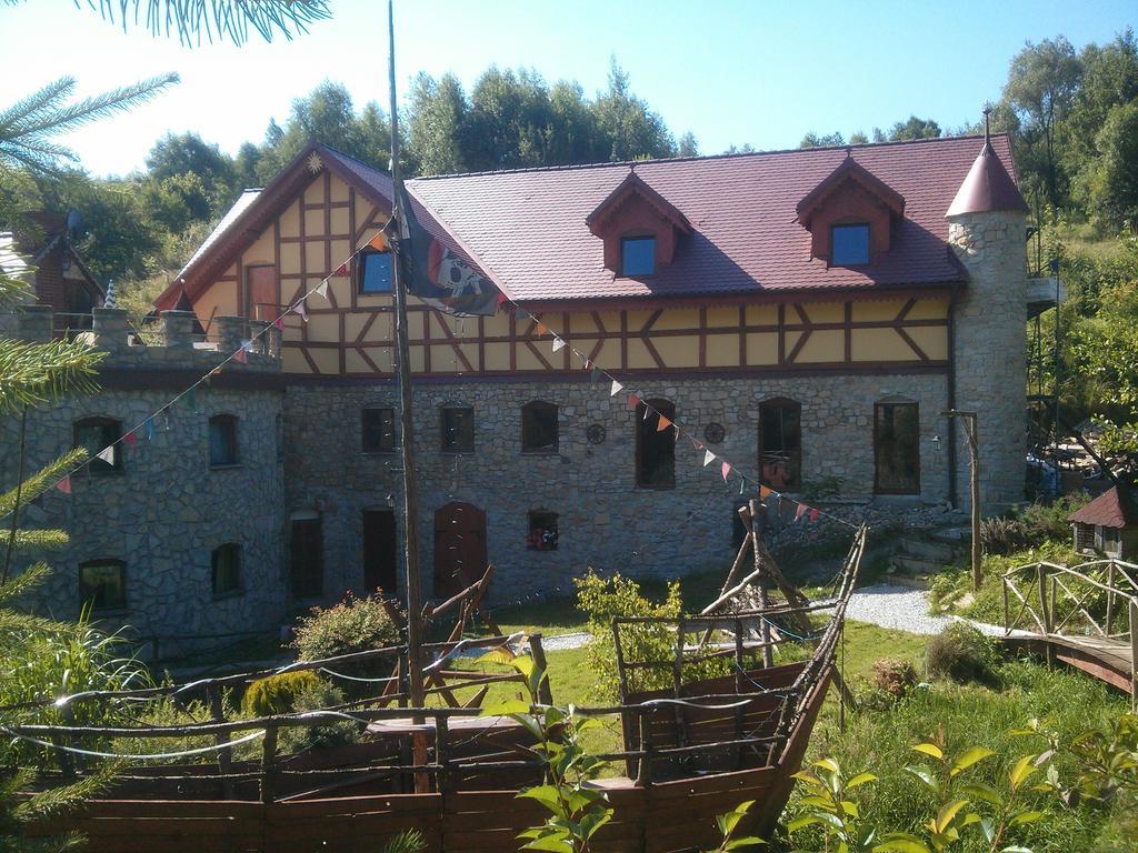 Bed and Breakfast Zbojna Debra à Golejów Chambre photo