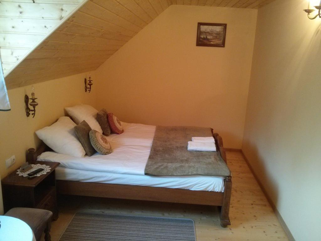 Bed and Breakfast Zbojna Debra à Golejów Extérieur photo