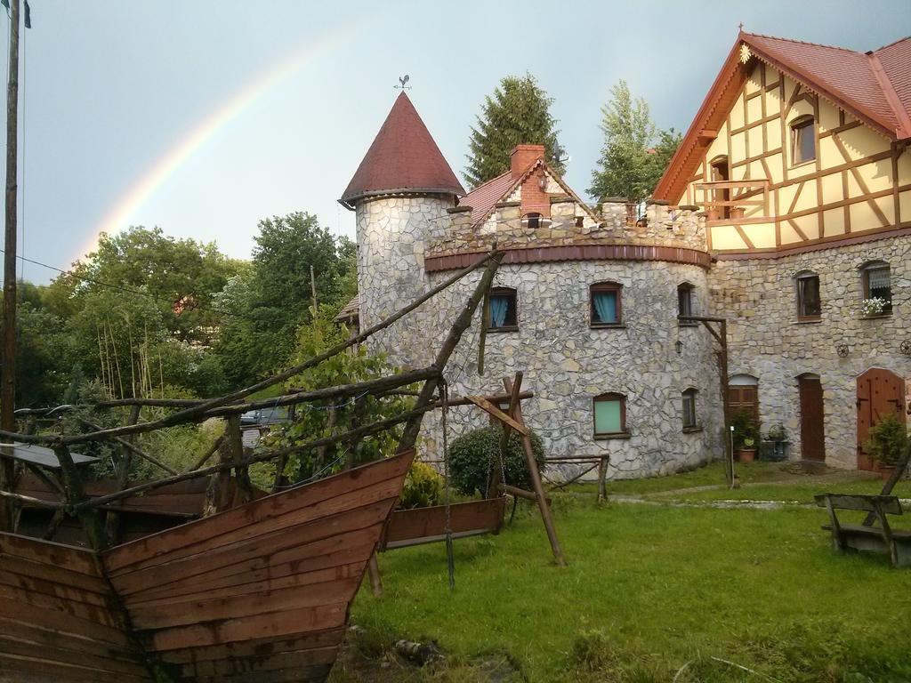 Bed and Breakfast Zbojna Debra à Golejów Extérieur photo
