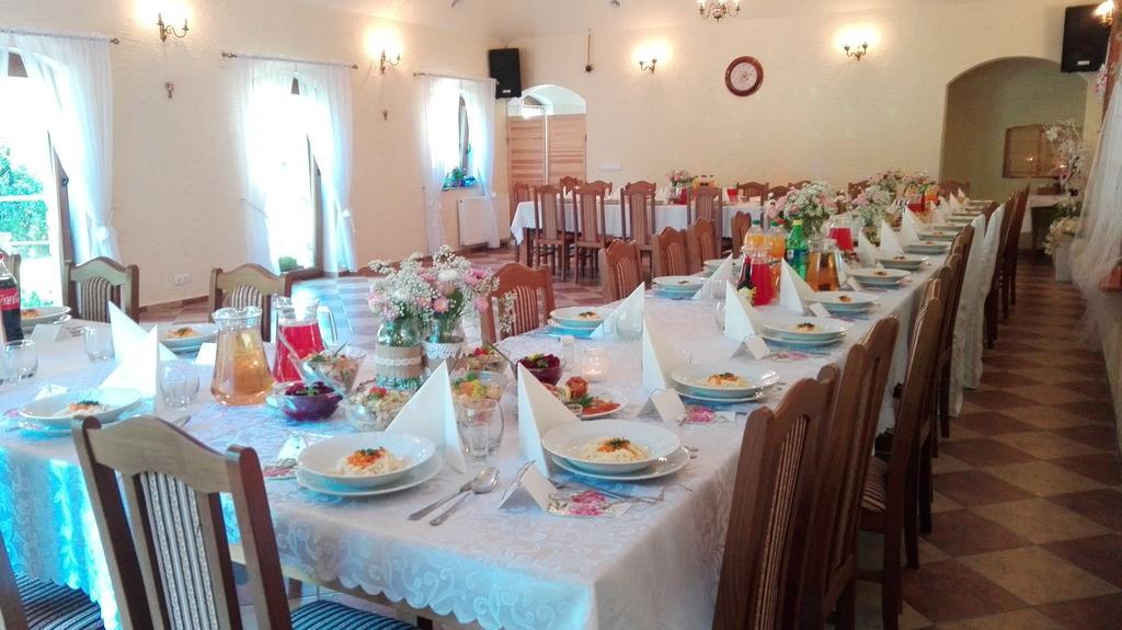 Bed and Breakfast Zbojna Debra à Golejów Extérieur photo