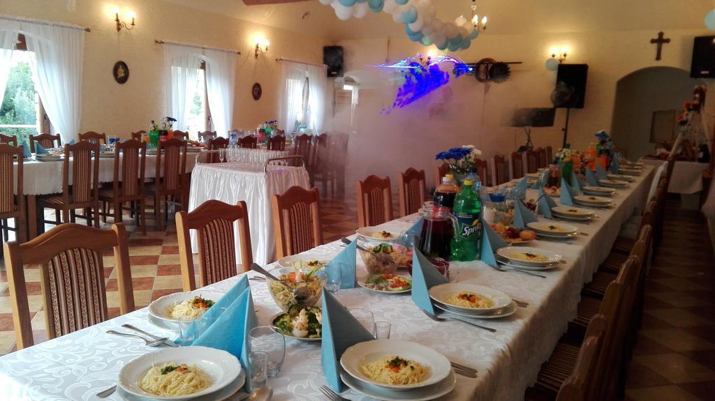 Bed and Breakfast Zbojna Debra à Golejów Extérieur photo