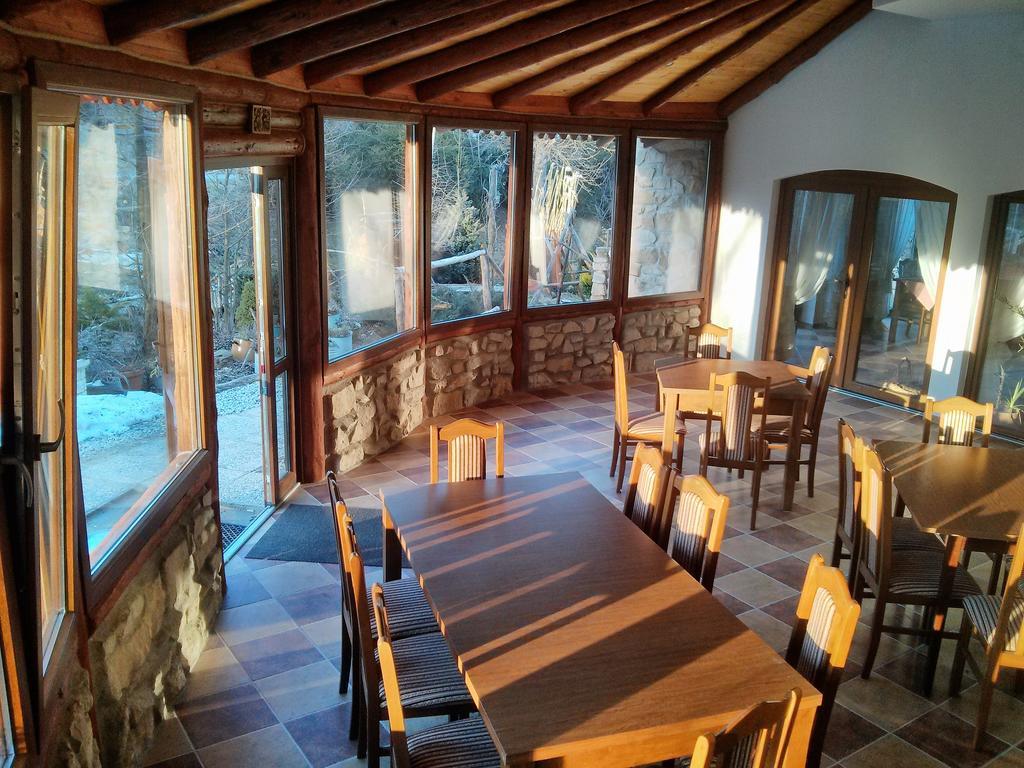 Bed and Breakfast Zbojna Debra à Golejów Extérieur photo