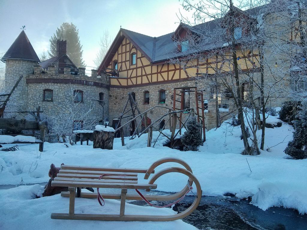 Bed and Breakfast Zbojna Debra à Golejów Extérieur photo